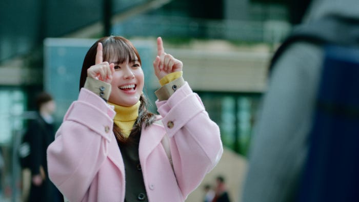 多部未華子/マクドナルド新CM「コク旨ビーフデミグラコロ篇」(提供写真)