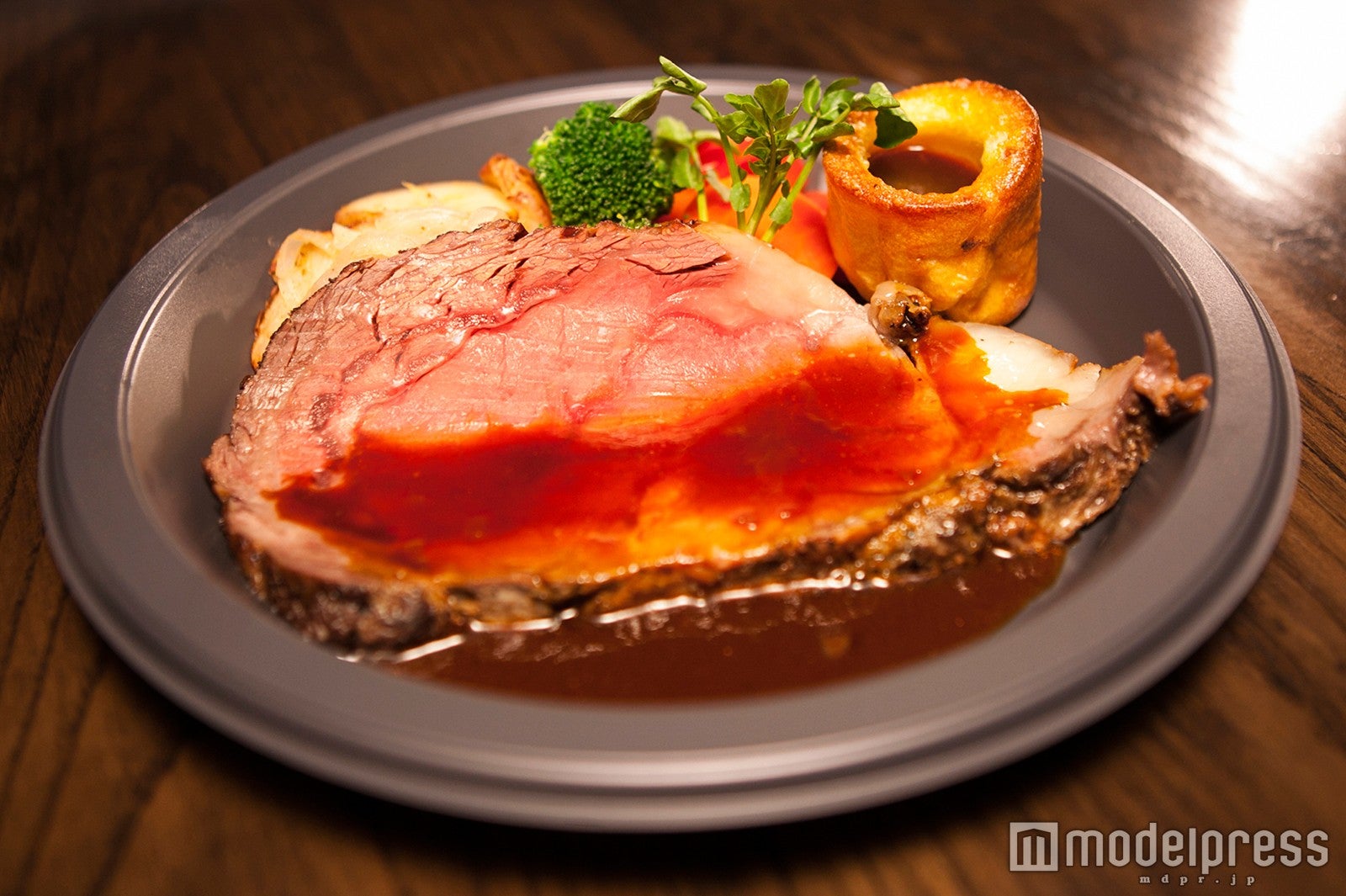 ローストビーフ（三本の箒）