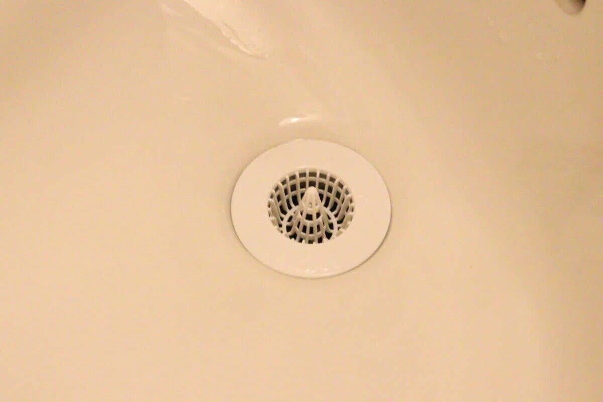 ダイソー 水切れが良い洗面台のごみガード 使用例 ダイソー 水切れが良い洗面台のごみガード 使用例