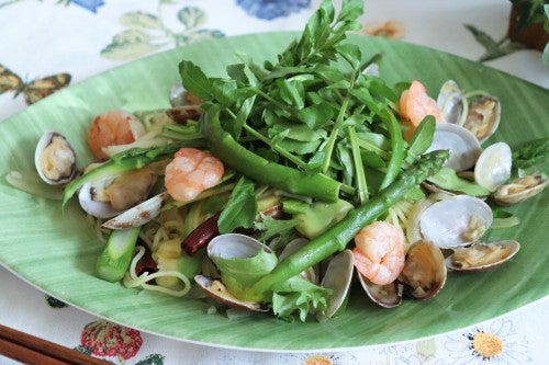 アスパラガスと海老の塩焼きそば
