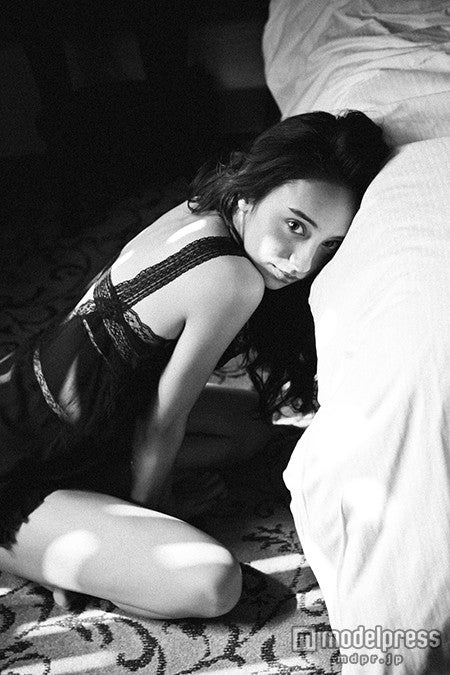 石田ニコル／ファーストフォトブック『NICOLE』より／画像提供：宝島社