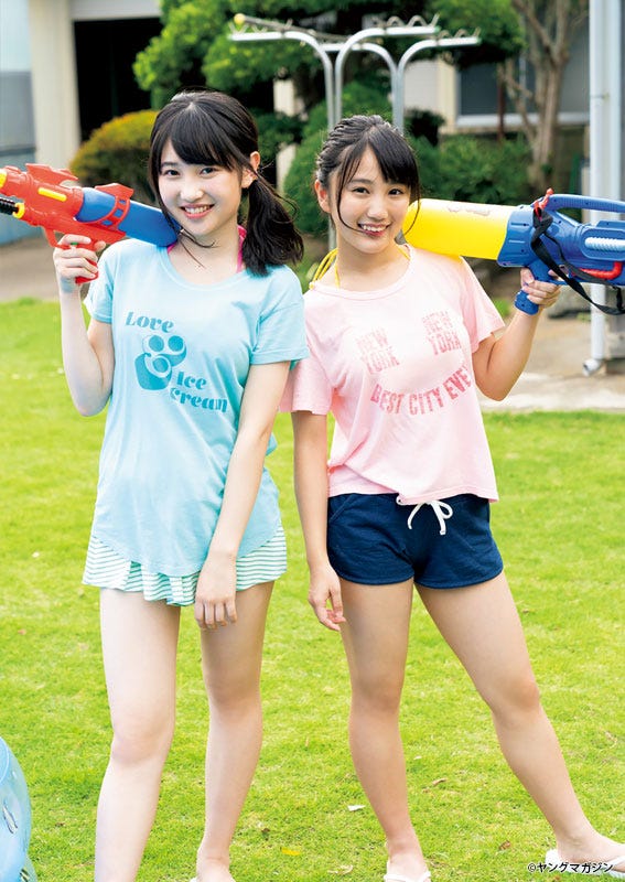 (左から)梁川奈々美・船木結(C)唐木貴央/ヤングマガジン