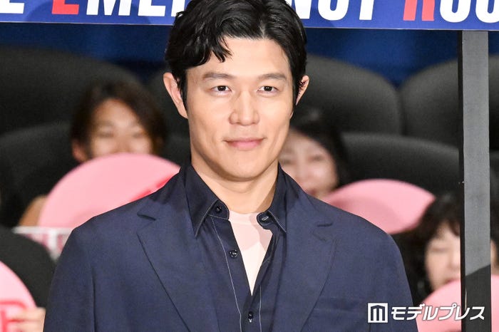 鈴木亮平(C)モデルプレス