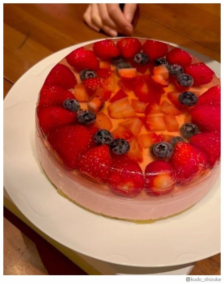 工藤静香、豪華“八段重”おせち公開「去年より豪華になってる」「レベルが違う」と反響殺到