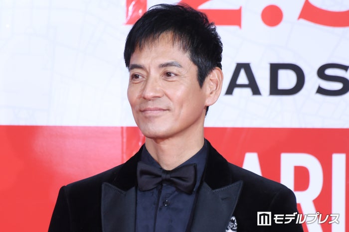沢村一樹、木村拓哉撮影の全身ショットが話題に「こっそり2ショットになってる」「豪華」の声