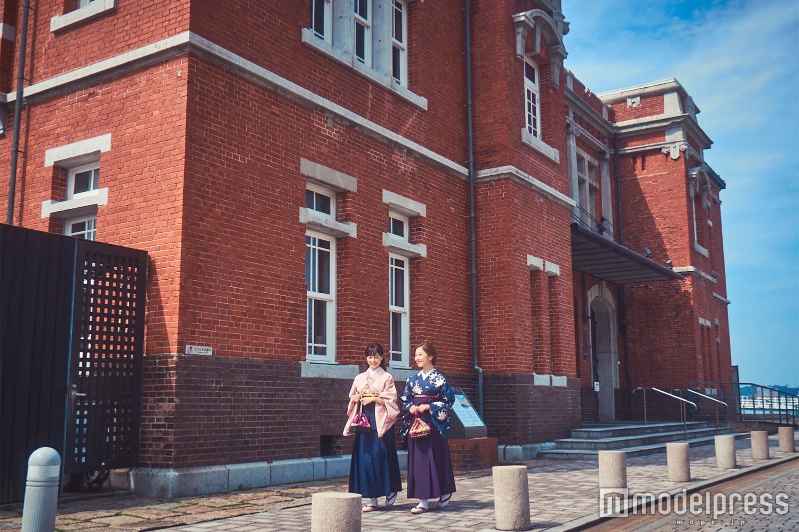 赤レンガが美しい旧門司税関前を歩けば気分は一気に明治・大正時代へタイムスリップ（C）モデルプレス
