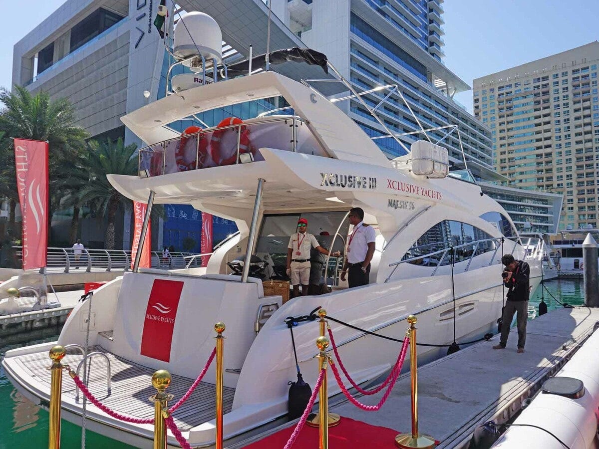 イクスクルーシブヨット社のヨット。セレブ感！