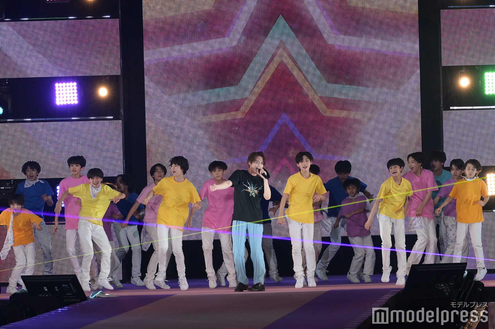 汗をかきながらも全力パフォーマンスの中山優馬、ジャニーズJr.（C）モデルプレス