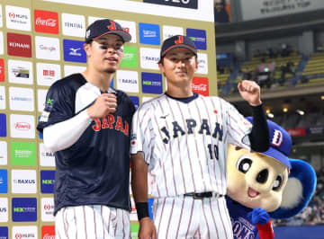 侍ジャパン 決勝3ランの佐藤輝明「自分自身、アピールする立場」岡本和真、村上宗隆らとのポジション争いへ存在感示す