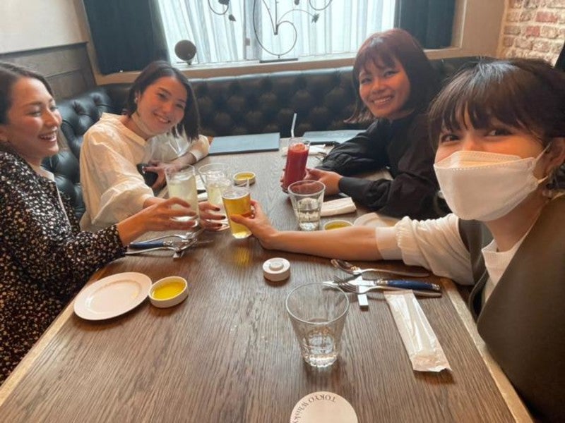 あいのり 桃 あいのりガールズ で誕生日会を開催 産前最後の友達とのご飯 モデルプレス