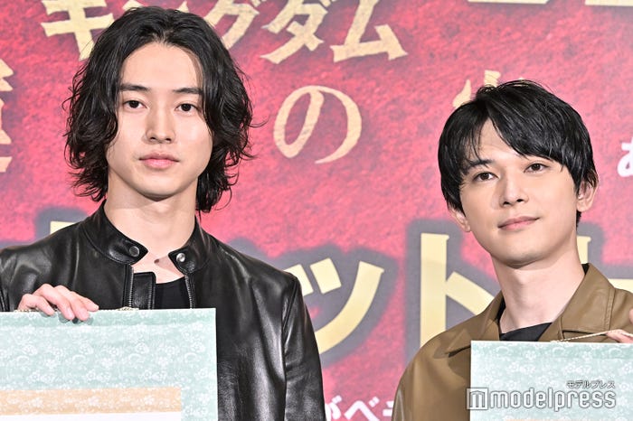 山崎賢人、吉沢亮(C)モデルプレス