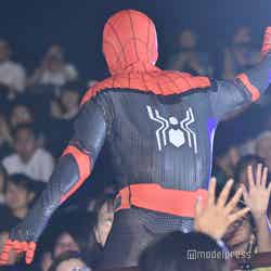 スパイダーマンスーツ姿で現れた伊藤健太郎（C）モデルプレス
