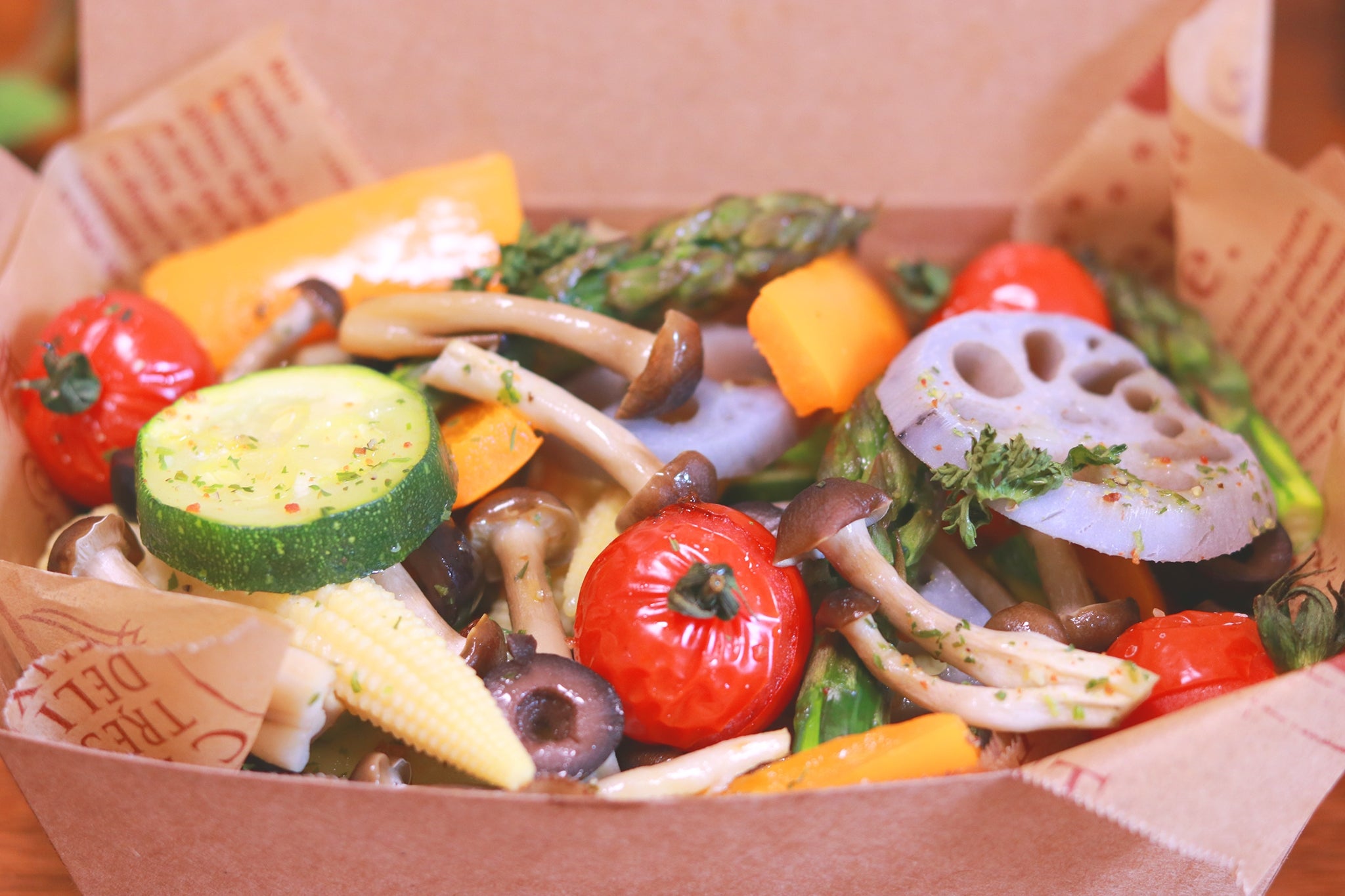 野菜メインの食事でヘルシーに／photo by GIRLY DROP