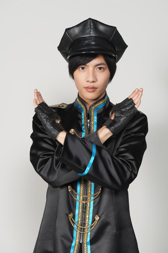 隊長役・志尊淳(C)高木ユーナ/小学館 (C)2018「劇場版 ドルメンX」製作委員会