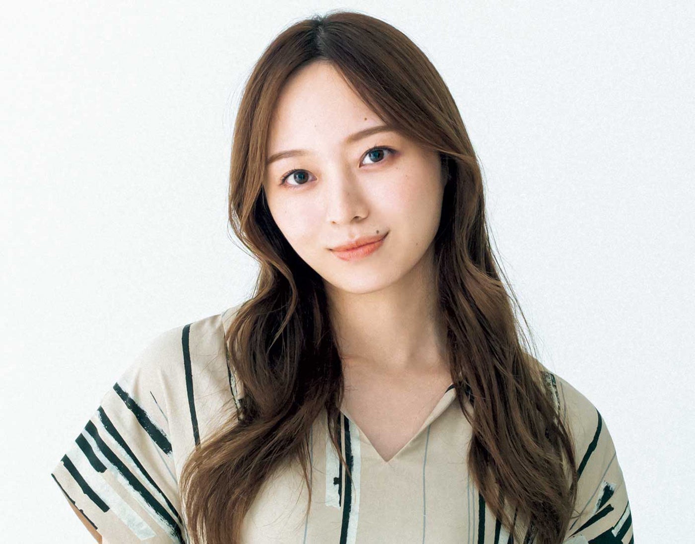 乃木坂46梅澤美波、洗練された輝き放つ「少年マガジン」2週連続