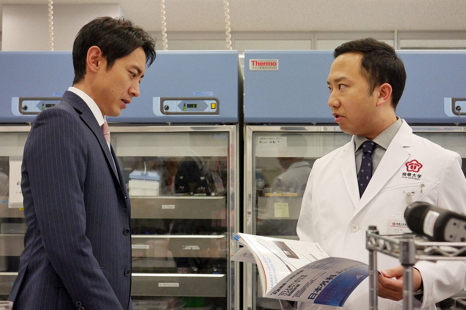 小泉孝太郎、市川猿之助／「ブラックペアン」第3話より（C）TBS