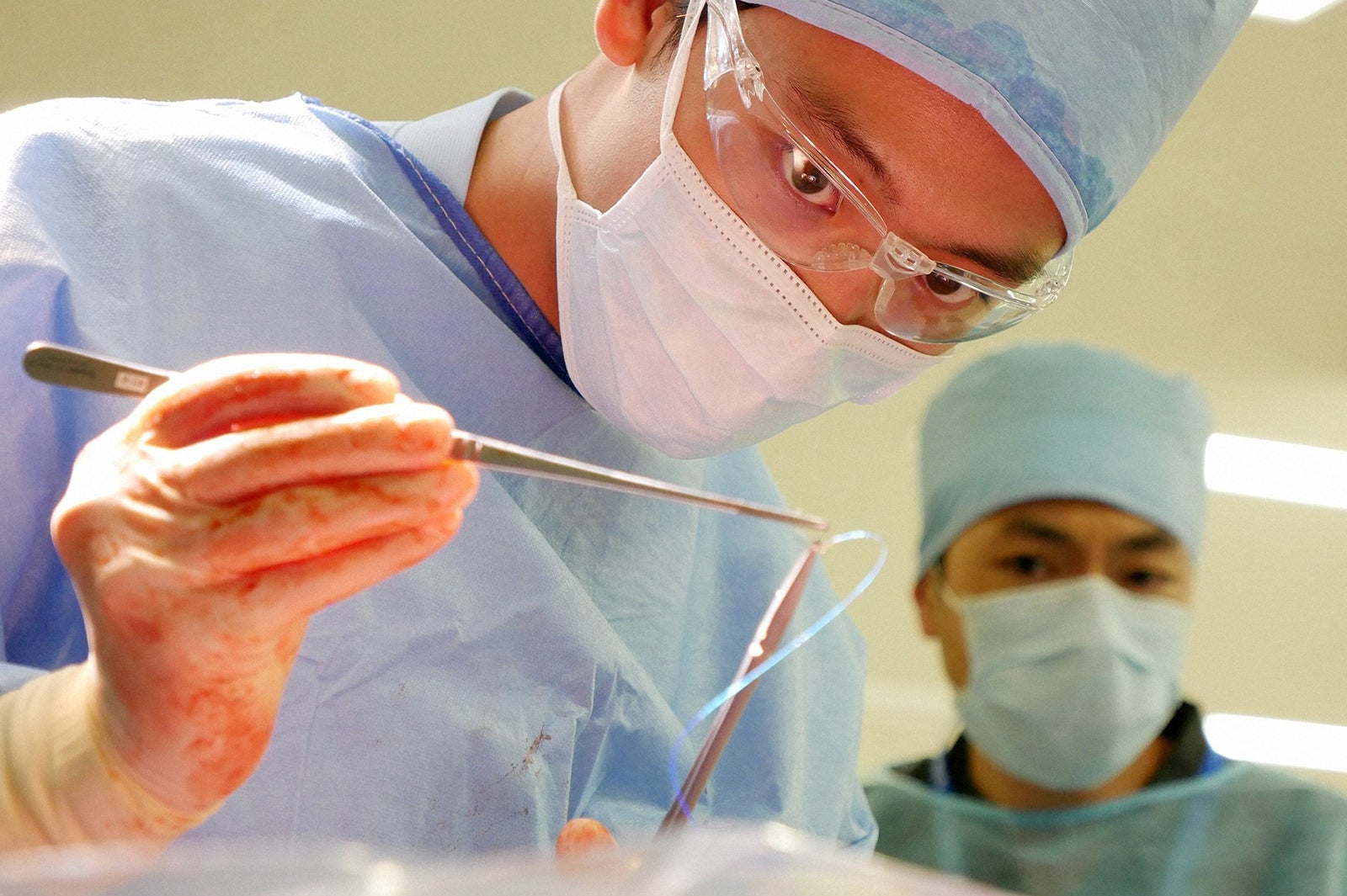 竹内涼真／「ブラックペアン」第6話より（C）TBS