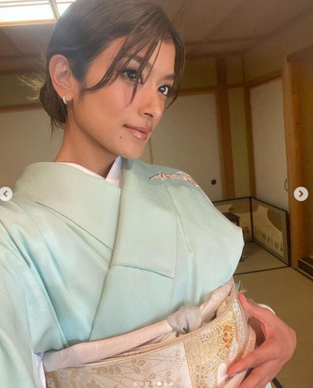 ローラ、美しい着物姿で茶道稽古に挑戦「日本文化に対する考えも素敵」の声
