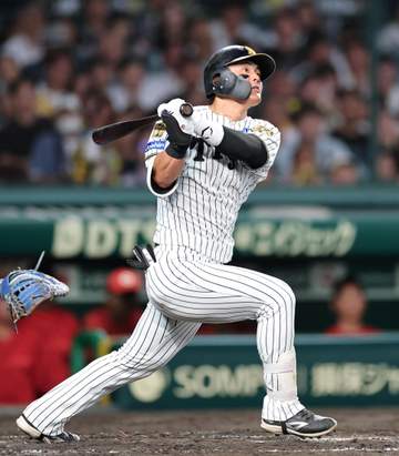 阪神・前川が今季甲子園1号 虎党大歓声
