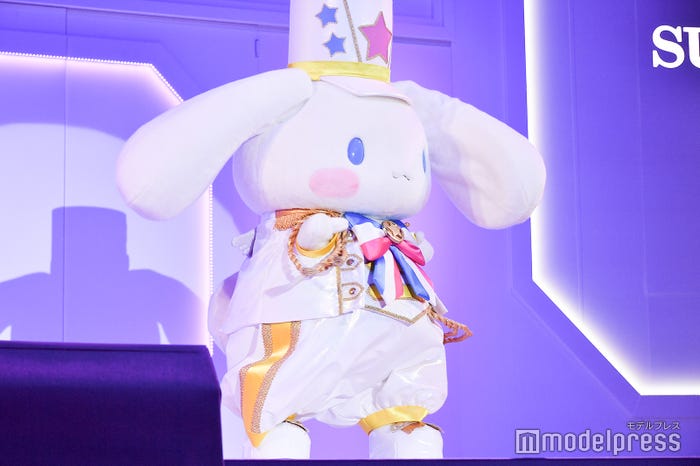 ダンスを披露するシナモン (C)モデルプレス
