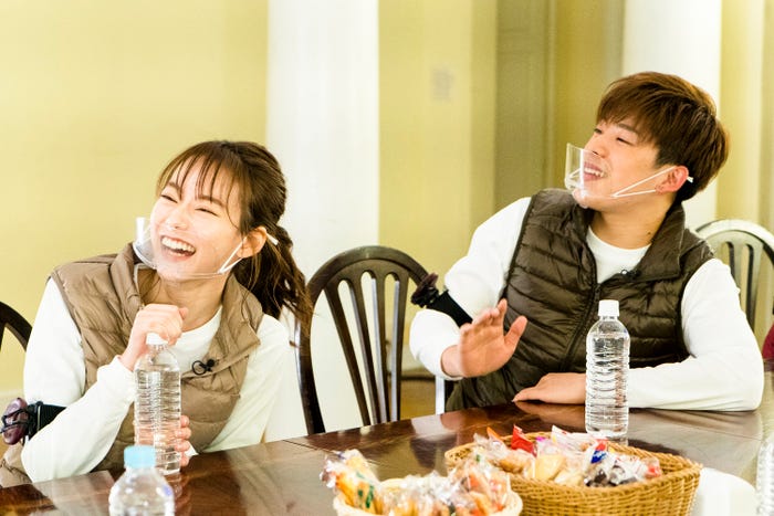 なこなこカップル(なごみ、こーくん)(C)テレビ朝日