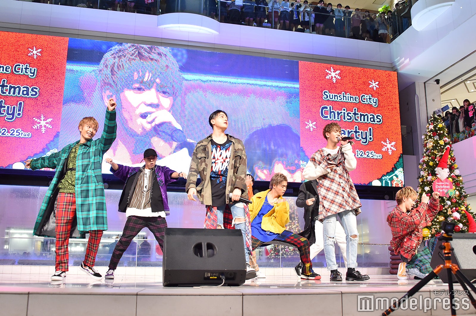 FANTASTICS （C）モデルプレス