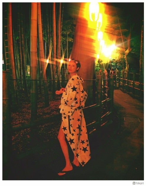 森星“帯なし”浴衣姿　美脚際立つショットに「オシャレ」「大人の色気やばい」と絶賛の声