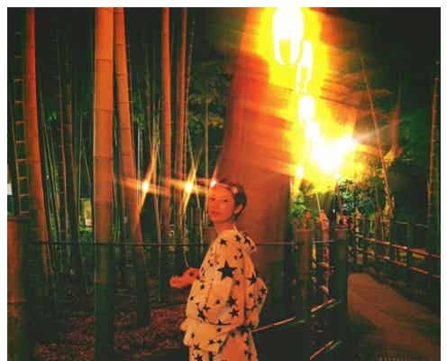 森星“帯なし”浴衣姿 美脚際立つショットに「オシャレ」「大人の色気やばい」と絶賛の声