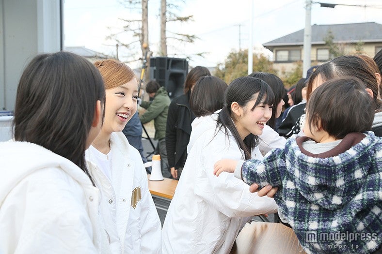 「『誰かのために』プロジェクト」／2012年（C）AKS