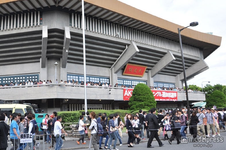 「AKB48 27thシングル 選抜総選挙」会場となった武道館