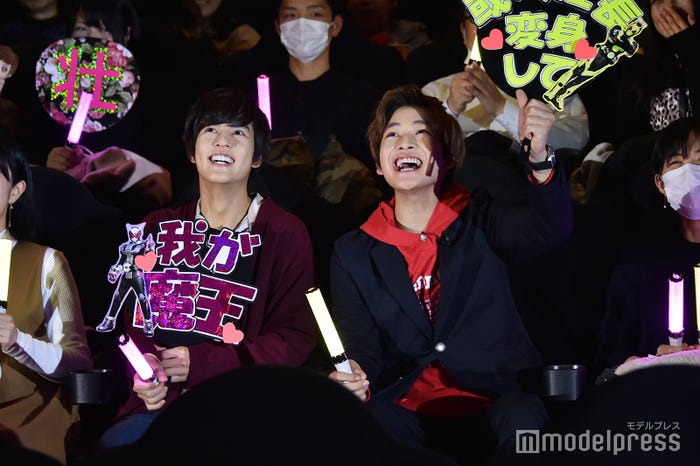 応援上映を体験する奥野壮、高橋文哉(C)モデルプレス