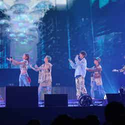 AAA（左から）日高光啓、宇野実彩子、浦田直也、西島隆弘、與真司郎、末吉秀太（画像提供：avex）