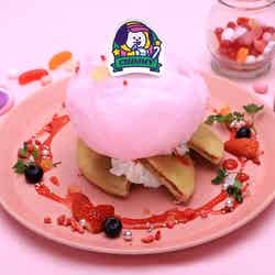 コットンキャンディ―アイスonホットグ1,290円(C)BT21