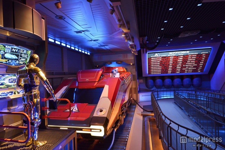 スター・ツアーズ コンコース（C）Disney／Lucasfilm Ltd．