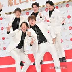 （前列左から）白川裕二郎、酒井一圭（後列左から）後上翔太、友井雄亮、小田井涼平