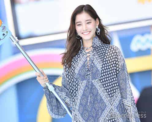 新木優子、トップバッターで笑顔全開ランウェイ 主演ドラマ「モトカレマニア」への意気込み語る