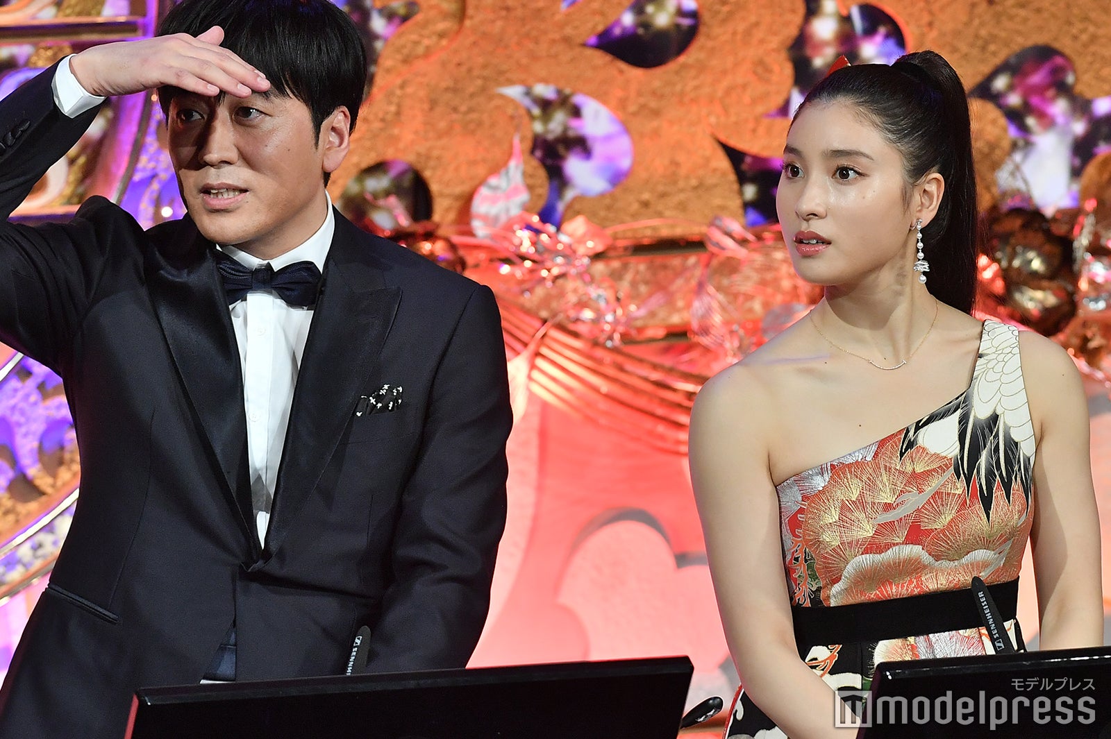 安住紳一郎、土屋太鳳 （C）モデルプレス