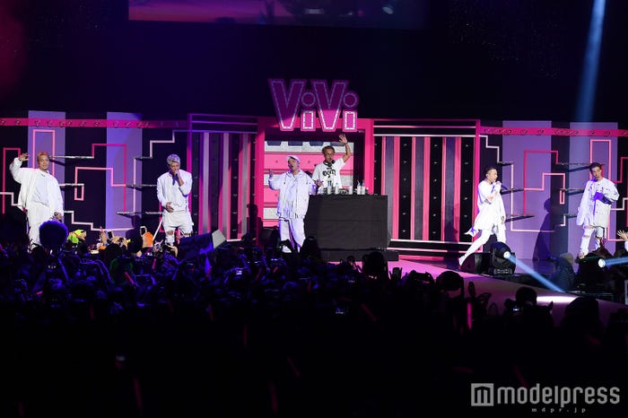 DOBERMAN INFINITYのステージの様子 (C)モデルプレス