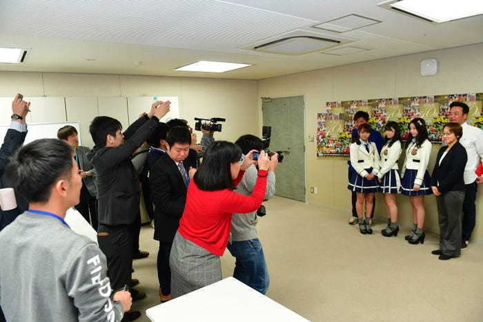 発表会見の様子(画像提供:よしもとクリエイティブ・エージェンシー)