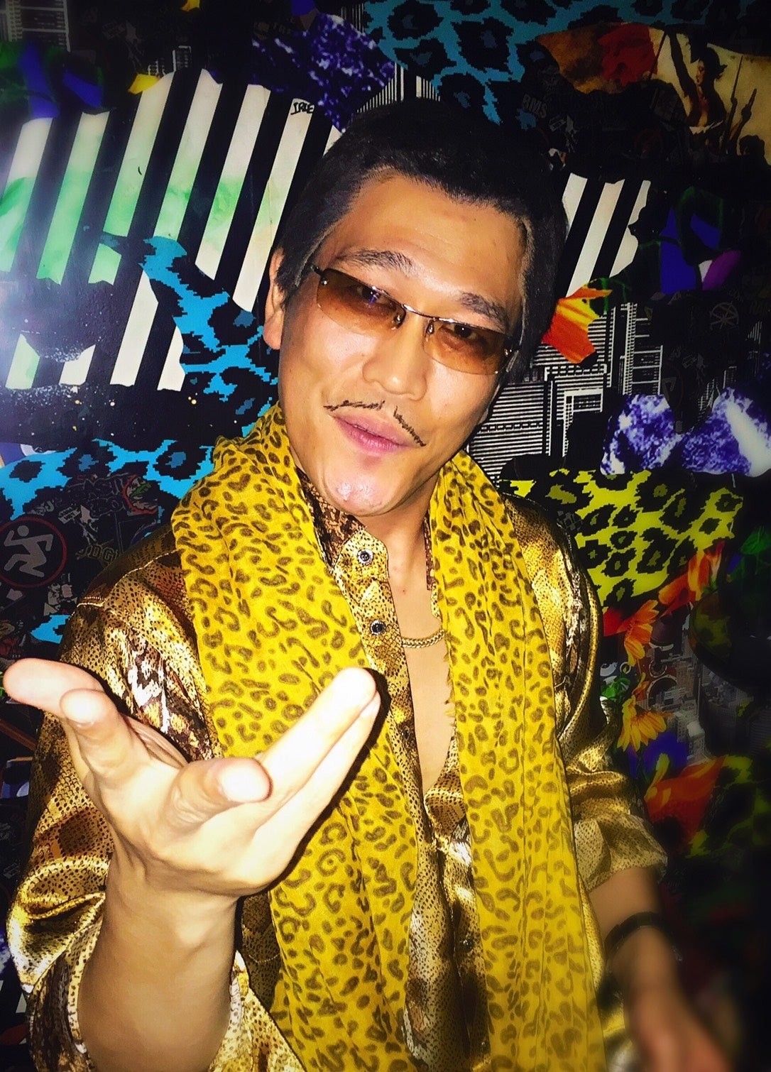 ピコ太郎 アーティスト写真