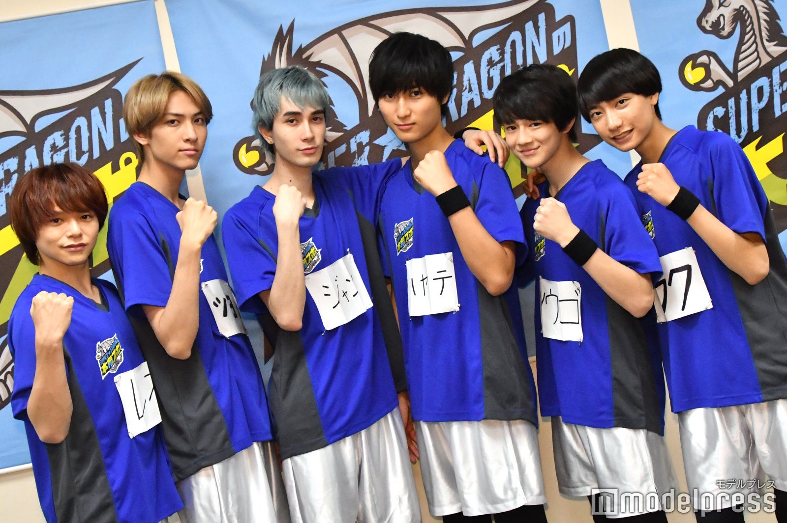 （左から）玲於、毅、ジャン、颯、壮吾、楽／SUPER★DRAGON（C）モデルプレス