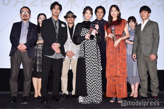 (前列左より)和田秀樹監督、小野塚勇人、松村沙友理、大野いと、少路勇介(後列左より)藤岡沙也香、樹林伸氏、近藤雄介、尾崎明日香 (C)モデルプレス