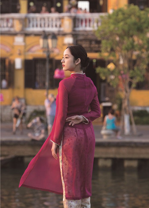 平祐奈写真集「Comme le Soleil」（東京ニュース通信社刊）より／提供画像