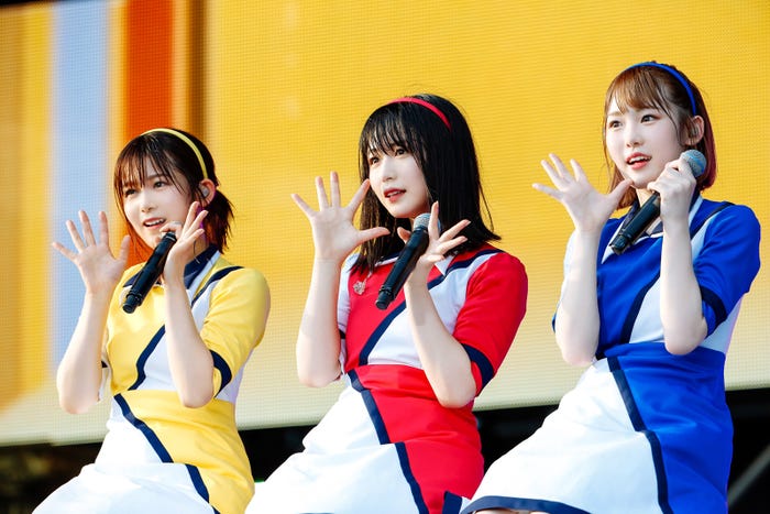 尾関梨香、長濱ねる、小池美波/「欅共和国」撮影:上山陽介