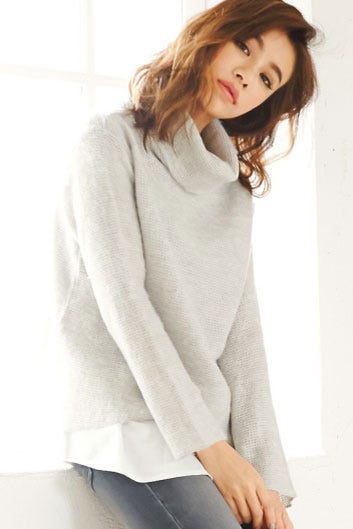 シャツ切り替えタートルネックトップス「Re:EDIT by GALSTAR」2,998円(税込)/画像提供:Re:EDIT by GALSTAR