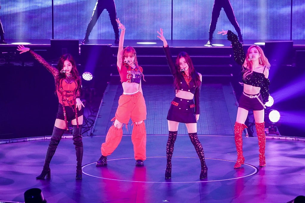 BLACKPINK、福岡初上陸で“博多弁”披露 新たな記録も樹立 - モデルプレス