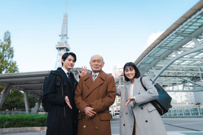 前田拳太郎、伊武雅刀、志田彩良/名古屋ロケ写真(C)中京テレビ