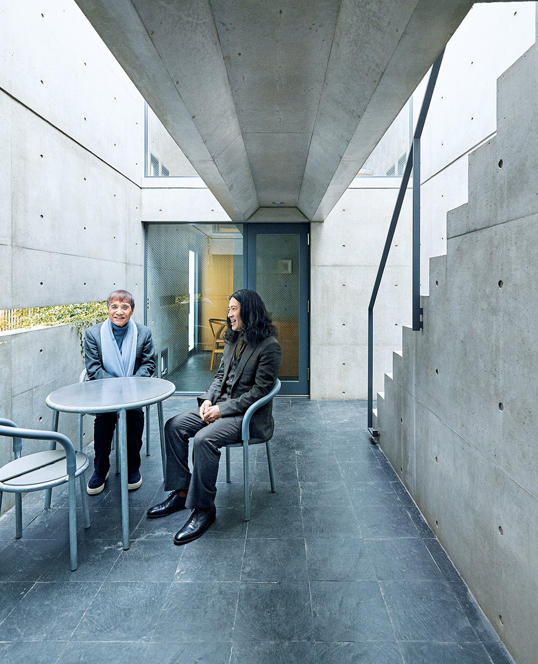 安藤忠雄、又吉直樹「Casa BRUTUS」2021年5月号／photo_小川真輝（C）マガジンハウス