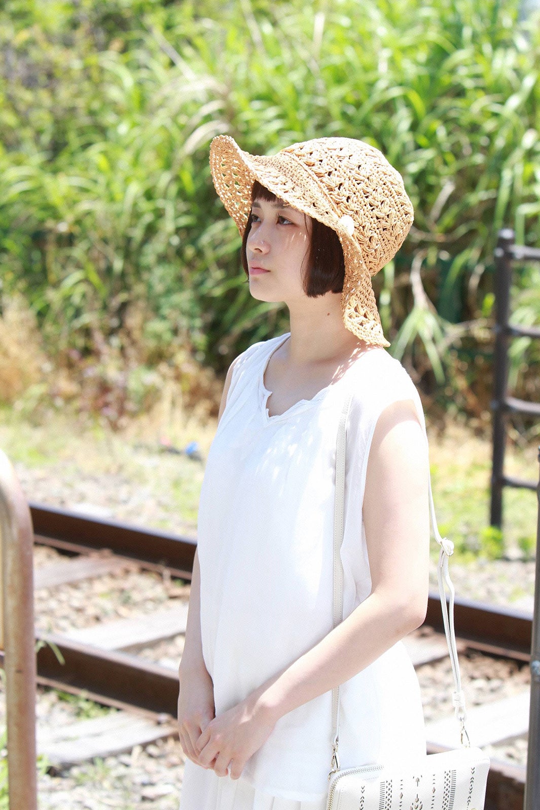 透明感のある清楚な真夏のオールホワイト（C）フジテレビ