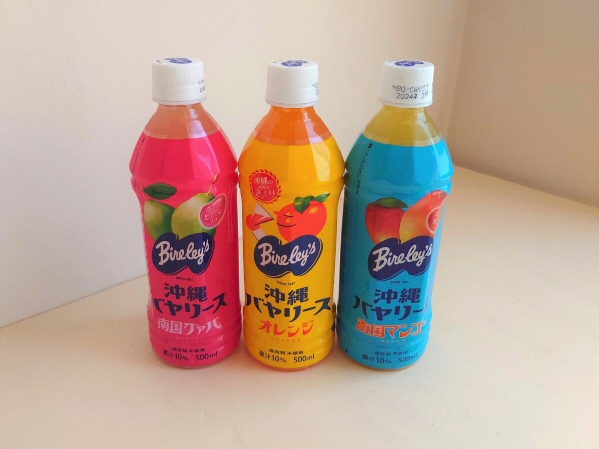 沖縄ならではのテイストであるグァバやマンゴーなども濃厚でおいしい。那覇市内のコンビニでオレンジは162円（税込、以下同）、グァバとマンゴーは各172円で購入